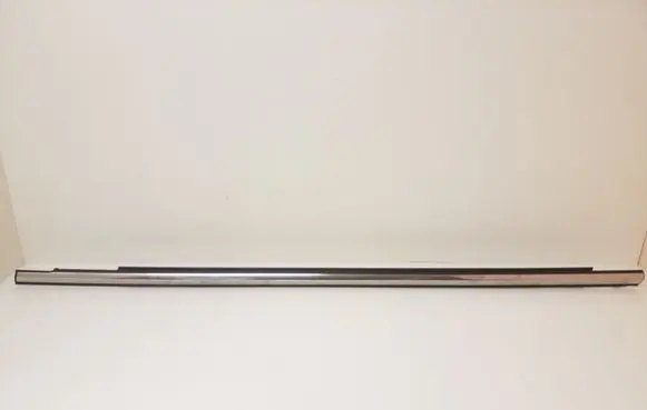Hyundai ix35 Front door glass trim molding EG21