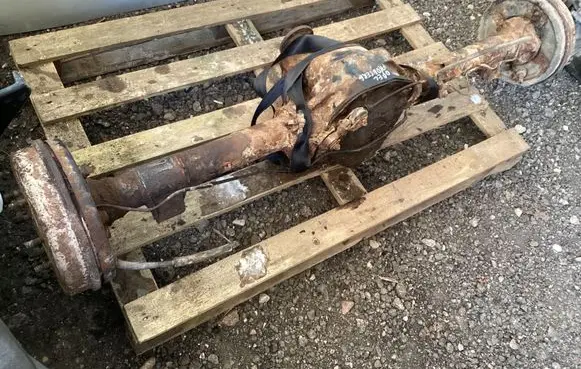 Opel Frontera A Rear axle beam 