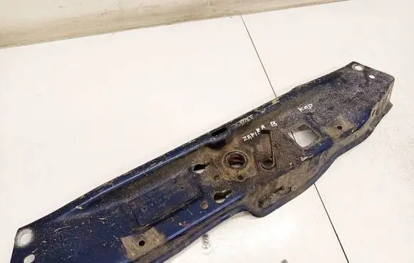 Opel Zafira B Radiator support slam panel 6138429