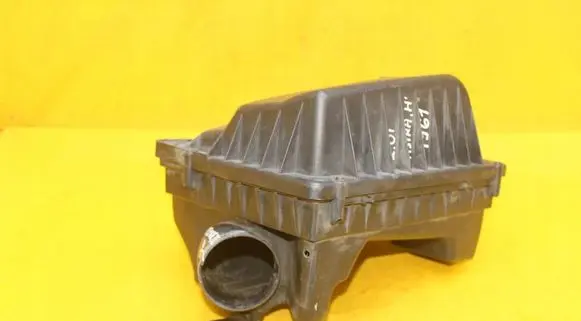 Opel Astra H Air filter box 55353466