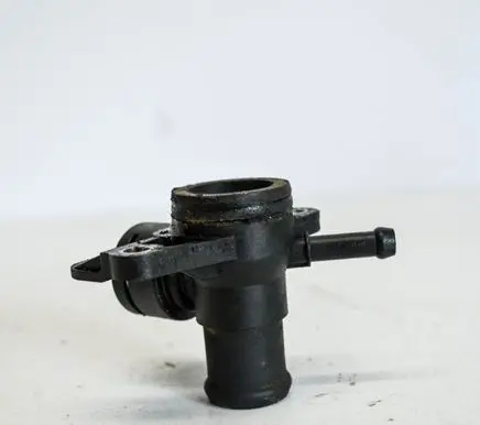 Volkswagen Jetta V Other engine bay part 06J121132D