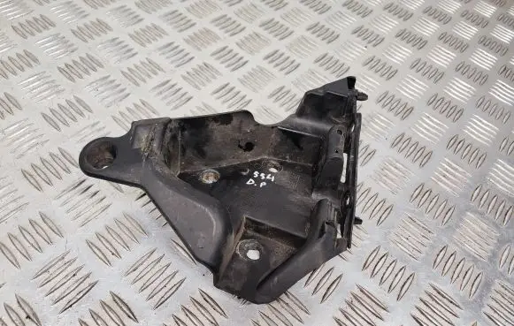 Volvo XC60 Front bumper mounting bracket 30764619