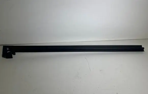 Ford Mustang VI Rubber seal front coupe door window FR3B6321435AF