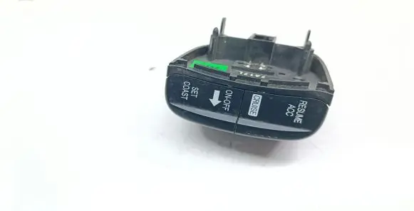 Chevrolet Nubira Steering wheel buttons/switches 7A17LAH