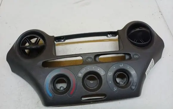 Toyota Yaris Dash center air vent grill 758268701D
