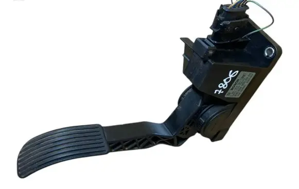 Mercedes-Benz Vito Viano W639 Accelerator throttle pedal A6393000604 0281002561
