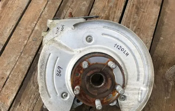 Rear wheel hub