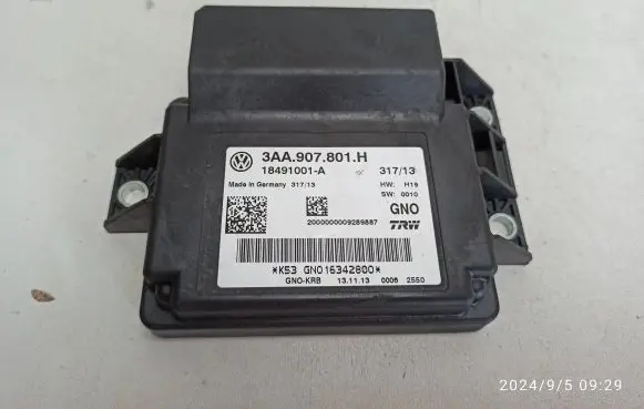 Audi Q3 8U Hand brake control module 3AA907801H