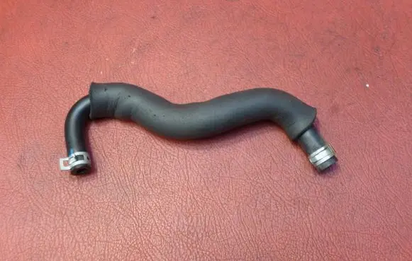 Hyundai i30 Engine coolant pipe/hose 9163140025