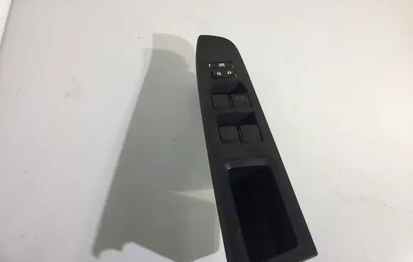 Toyota Yaris Electric window control switch 7423140D750