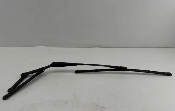Mercedes-Benz EQC Front wiper blade arm A2538200344