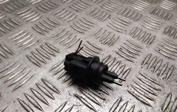 Volkswagen Touareg I Windshield washer fluid level sensor 7M0919376