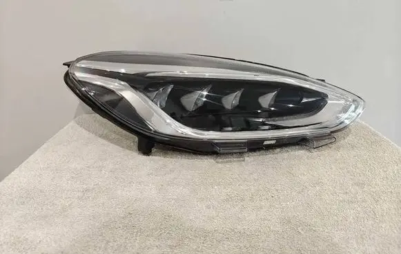 Ford Fiesta Headlight/headlamp