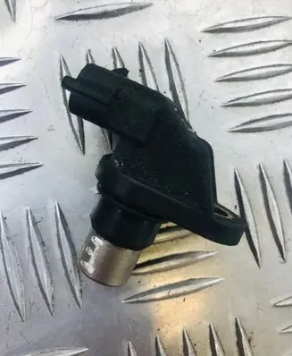 Opel Astra H Camshaft speed sensor 
