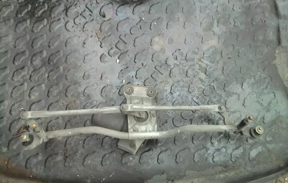 Ford Escort Front wiper blade arm
