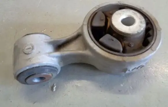 Nissan Murano Z51 Gearbox mount