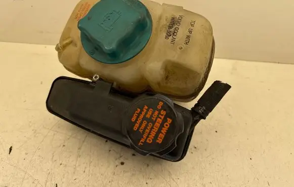 Volvo S60 Power steering fluid tank/reservoir 8649720 8634226 8634227