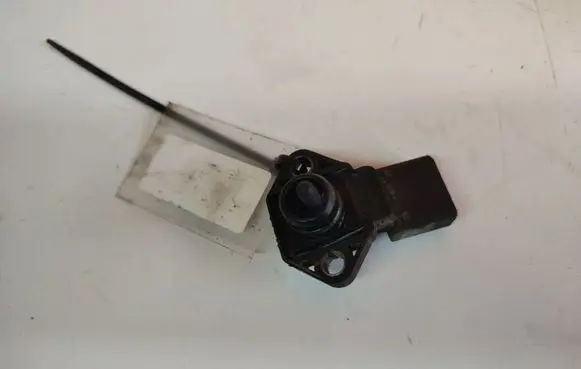 Volkswagen PASSAT B5 Air pressure sensor 1J0906051