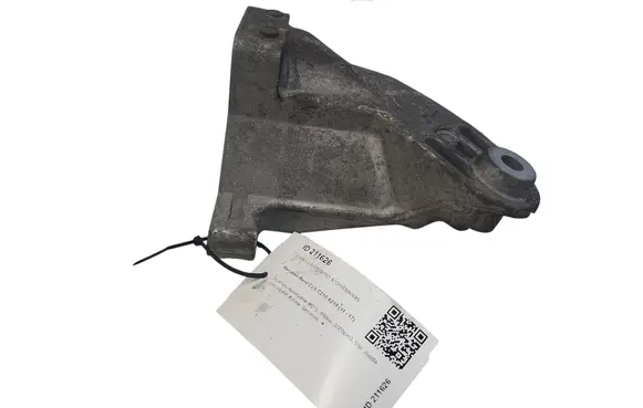 Mercedes-Benz CLS C218 X218 Engine mounting bracket A6422235404