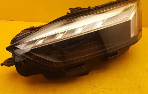 Audi A5 Headlight/headlamp 8W6941039B