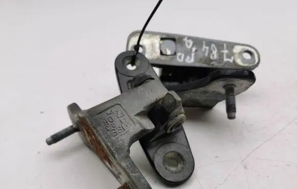 Mercedes-Benz C W204 Front door hinge set 