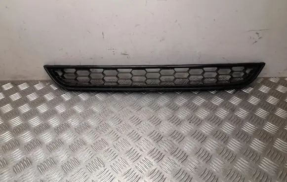 Ford Fiesta Front grill C1BJ17K945AA
