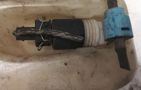Windscreen/windshield washer pump