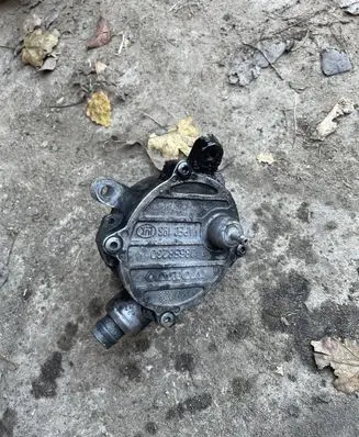Volvo V70 Vacuum pump