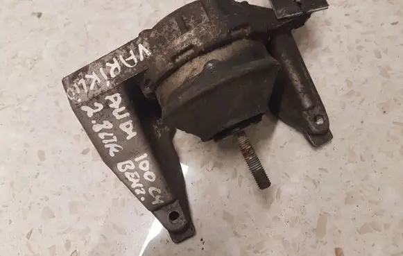 Audi A6 S6 C4 4A Engine mount bracket
