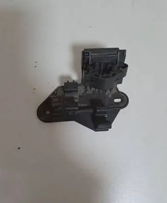 Volkswagen Polo V 6R Other engine bay part 6Q0820771B