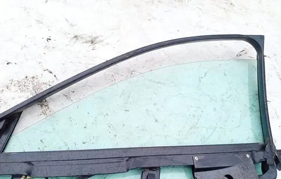 Audi A6 S6 C5 4B Front door window glass four-door as2