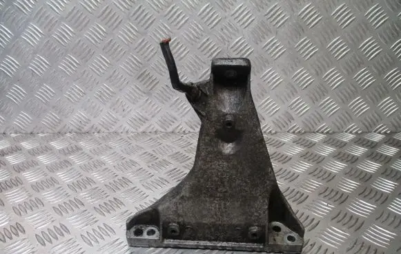 Audi A4 S4 B5 8D Engine mounting bracket 8D0199308L