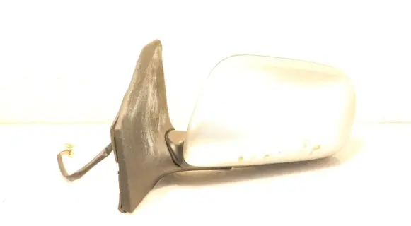 Toyota Avensis T250 Front door electric wing mirror 