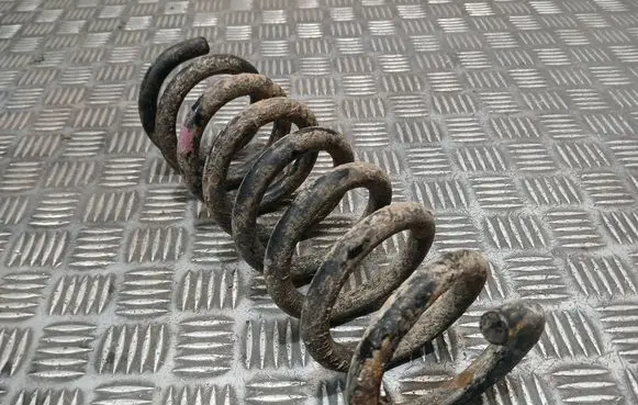Mercedes-Benz C W204 Rear coil spring