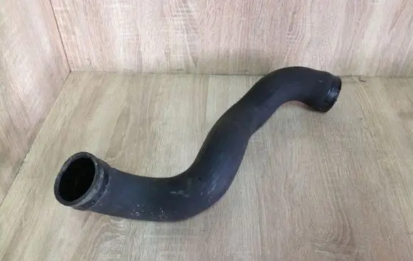 Volvo XC90 Intercooler hose/pipe 30645935