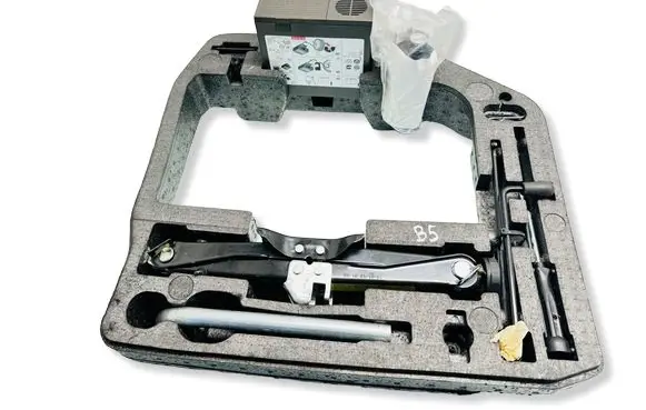 Audi A4 S4 B8 8K Tool set 