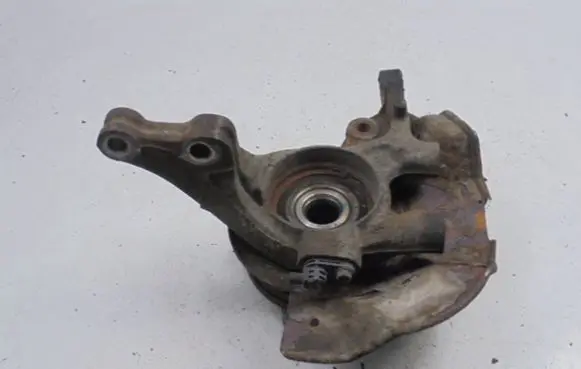 KIA Carens II Front wheel hub spindle knuckle
