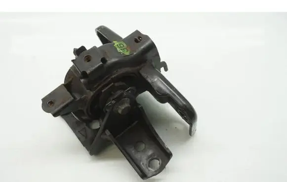 Lexus CT 200H Engine mounting bracket