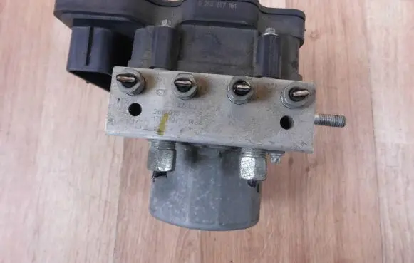 Nissan X-Trail T32 ABS Pump 476607FP3A 0265257161
