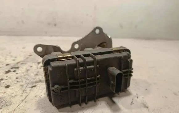 Audi Q7 4M Turbine electric control actuator 8236990012 6NW01043037