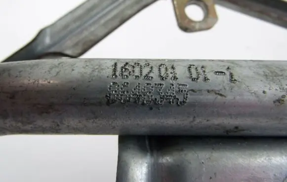 Volvo V70 Front wiper linkage 