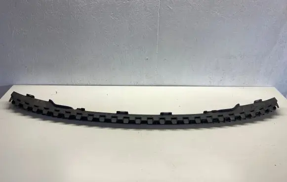 Volkswagen Golf V Front bumper mounting bracket