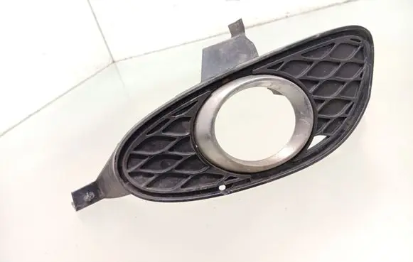 Mercedes-Benz CLS C219 Front fog light trim/grill A2198850523