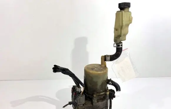 Mazda 5 Power steering pump