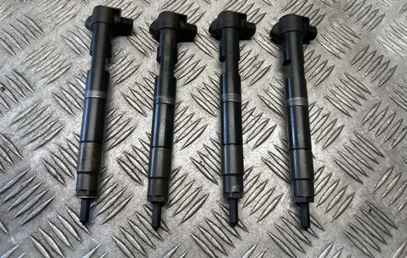 Mercedes-Benz C W205 Fuel injectors set A6510703287 72F8AC60YX 28308779