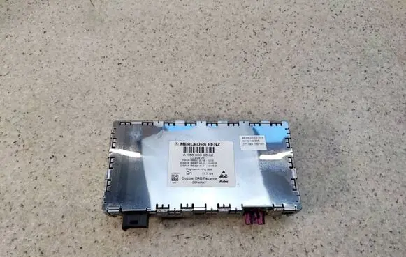 Mercedes-Benz SLK R172 Antenna control unit A1669003602