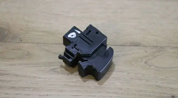 Toyota Corolla Verso AR10 Electric window control switch 848100F010