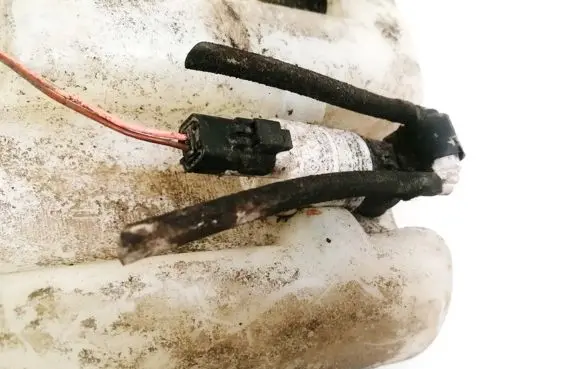 Citroen C4 I Windscreen/windshield washer pump