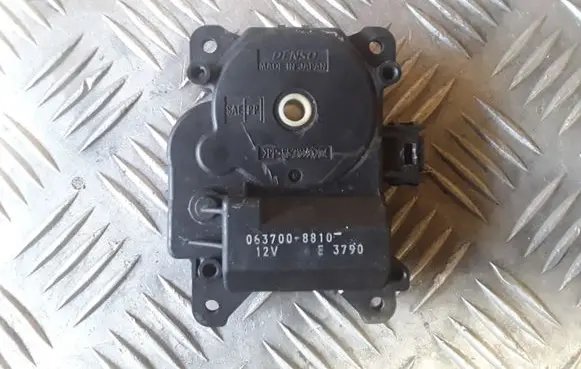 Lexus RX 330 - 350 - 400H Air flap motor/actuator 0637008810