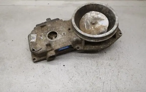 Audi 80 90 B3 Fuel distributor 0438121011 026133353 3437224023